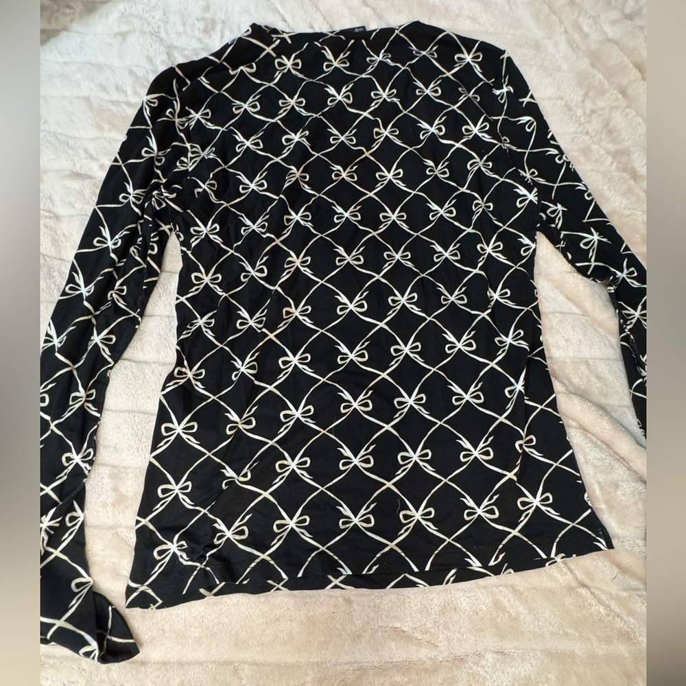 Vero Moda Black Top with White Bow Pattern - Picture 3 of 3
